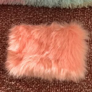 Furry clutch